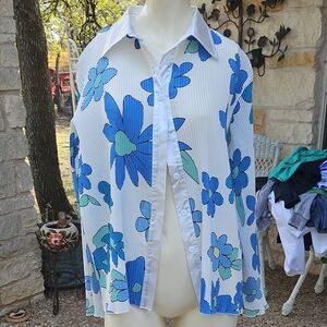 Cute Polyester Floral Pleated Blouse Button Down Shirt Size Small